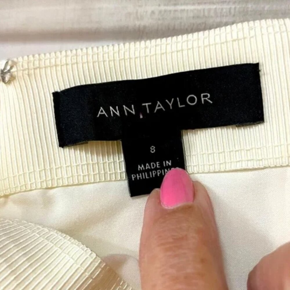 Ann Taylor Cream Wool Blend A line Skirt Sz 8 Pockets - Picture 4 of 6